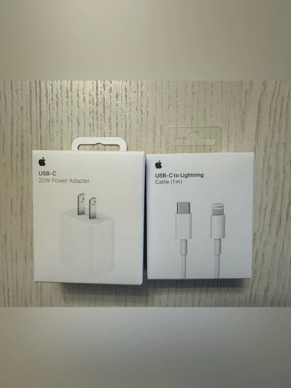 Apple USB-C 20W Power Adapter + USB-C to Lightning Cable - White
